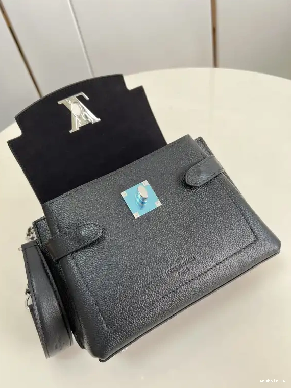 WIS VUITTON LOUIS MINI LOCKME EVER 0510